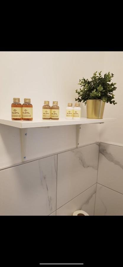 딩글 Adams Townhouse B&B 외부 사진